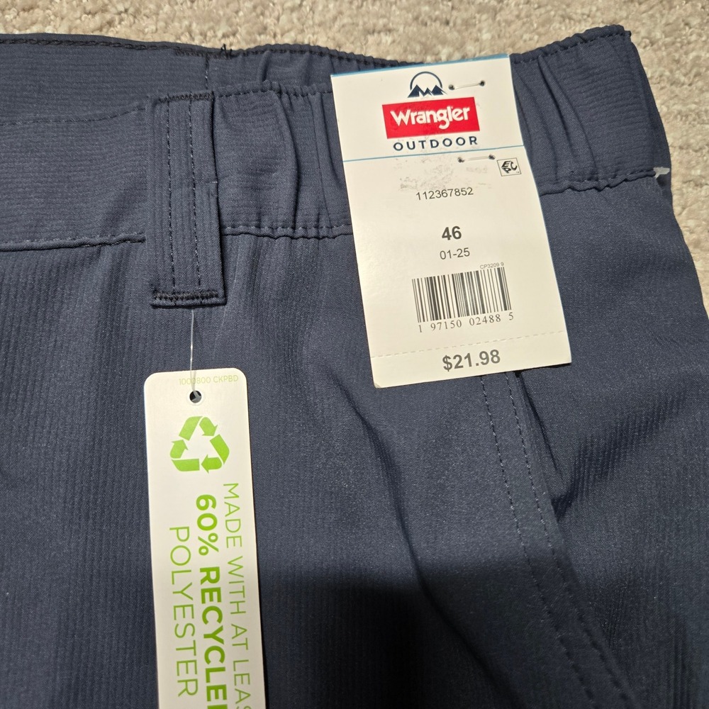 Wrangler Outdoor Mens Navy Blue Performance Shorts Size 46 112367852 New - Picture 2 of 4
